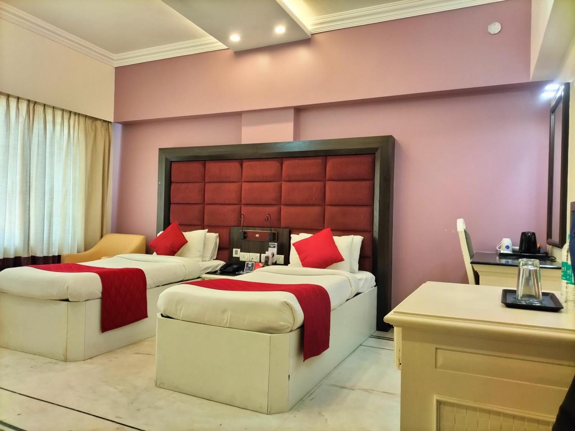 Zip By Spree Hotels Surabi International Веллуру Екстер'єр фото
