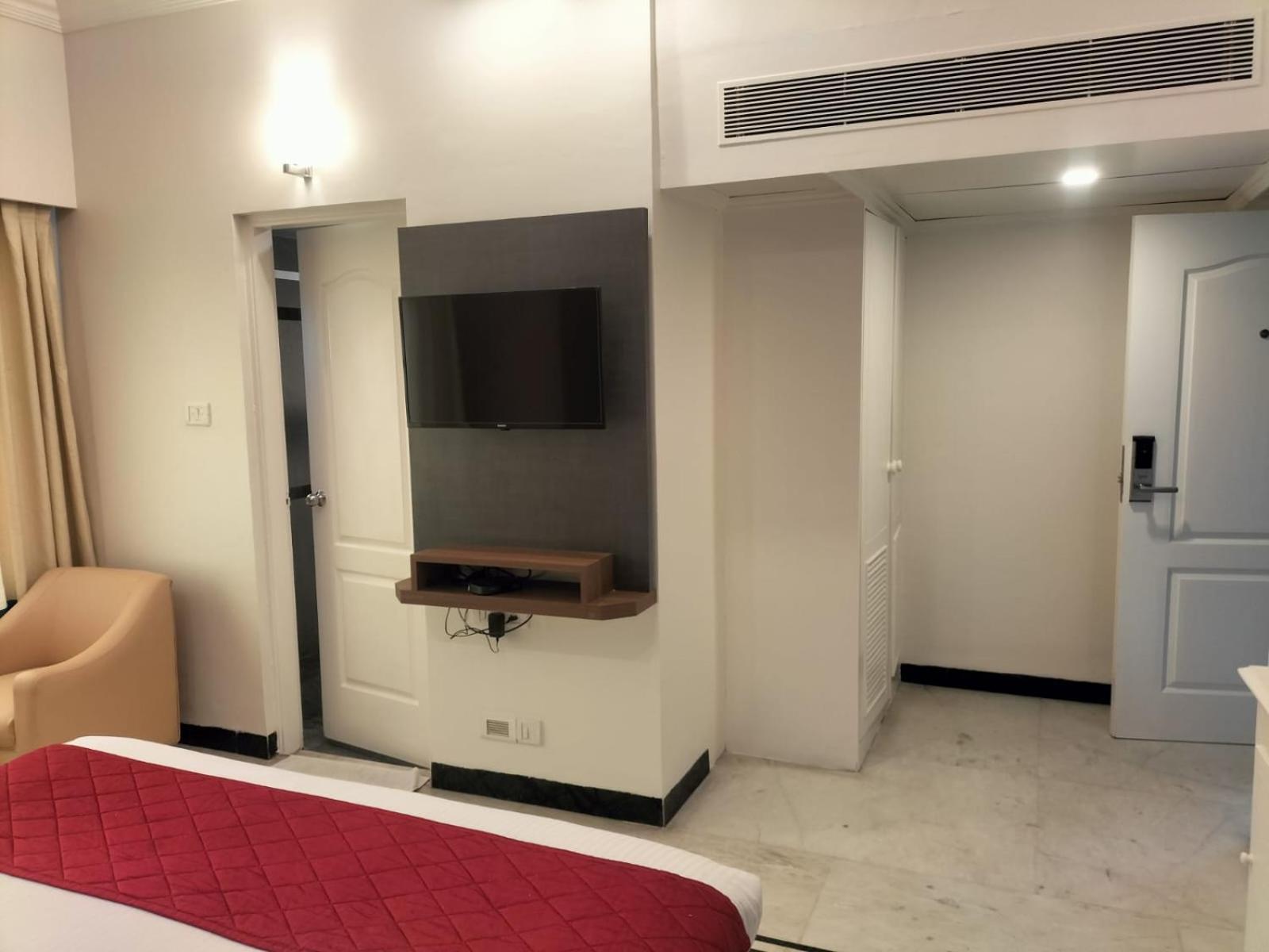 Zip By Spree Hotels Surabi International Веллуру Екстер'єр фото