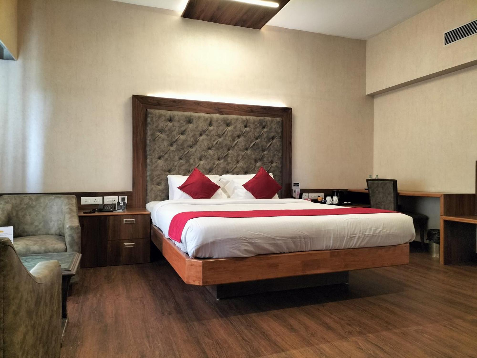 Zip By Spree Hotels Surabi International Веллуру Екстер'єр фото
