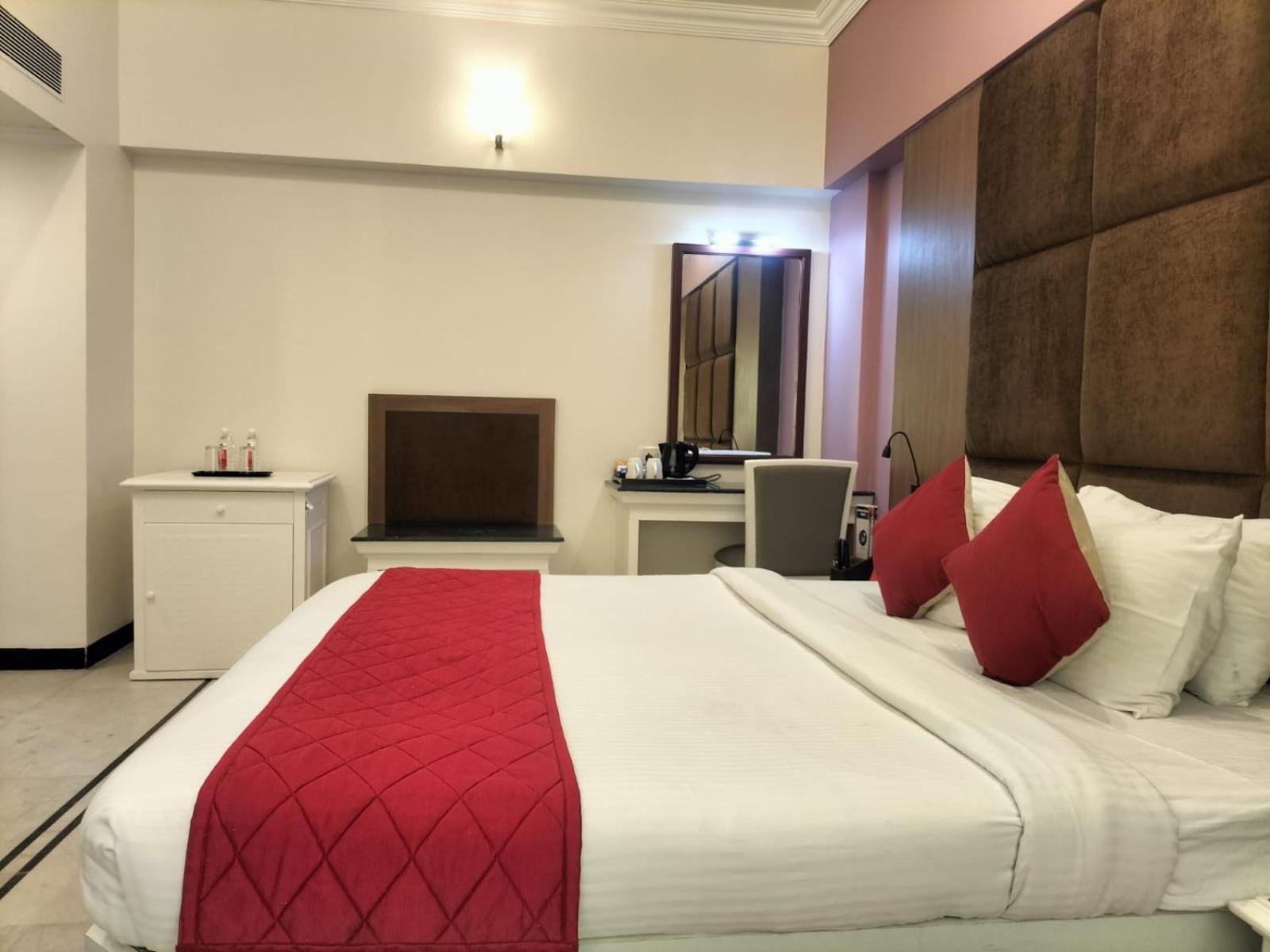 Zip By Spree Hotels Surabi International Веллуру Екстер'єр фото